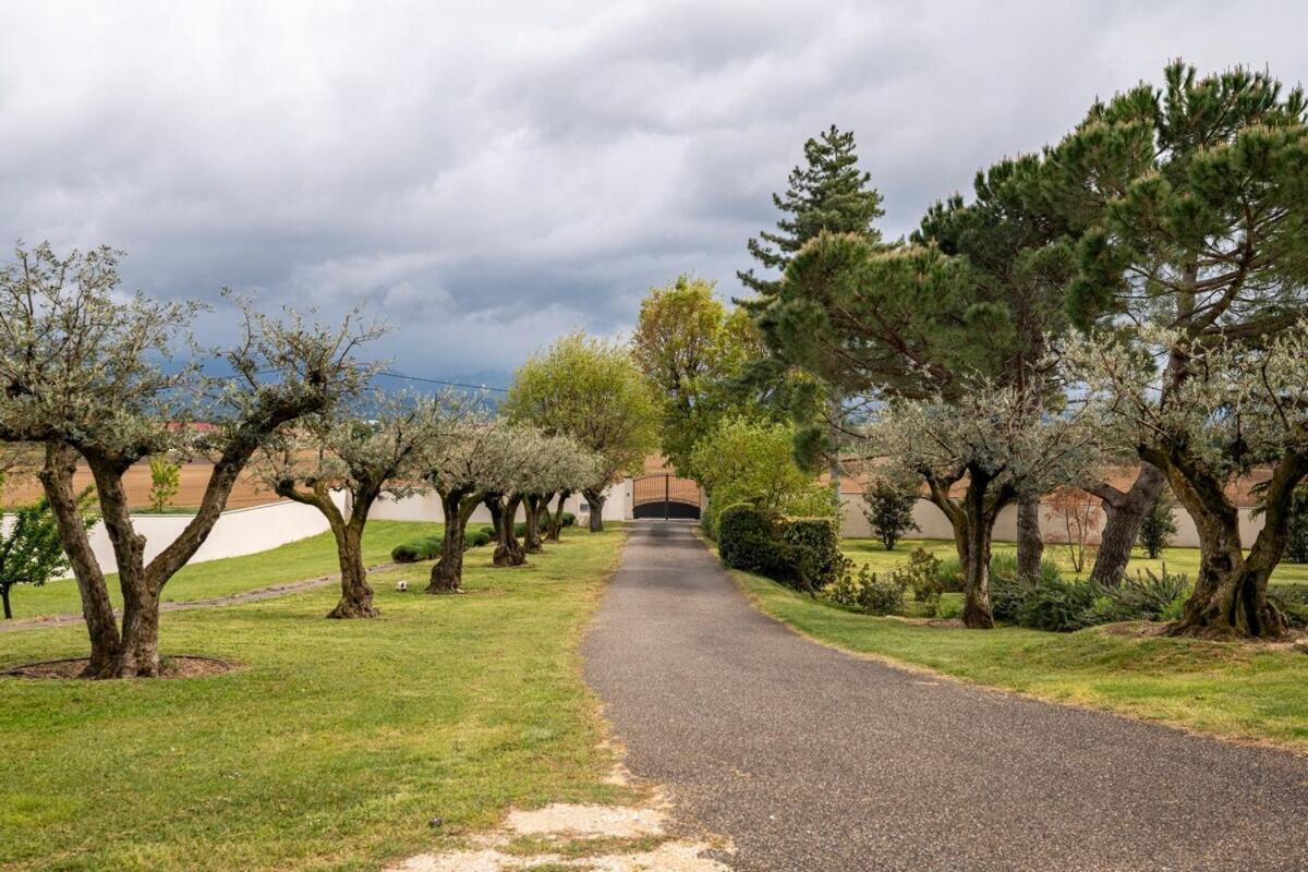 La Villa Moursoise 4 Etoiles المظهر الخارجي الصورة