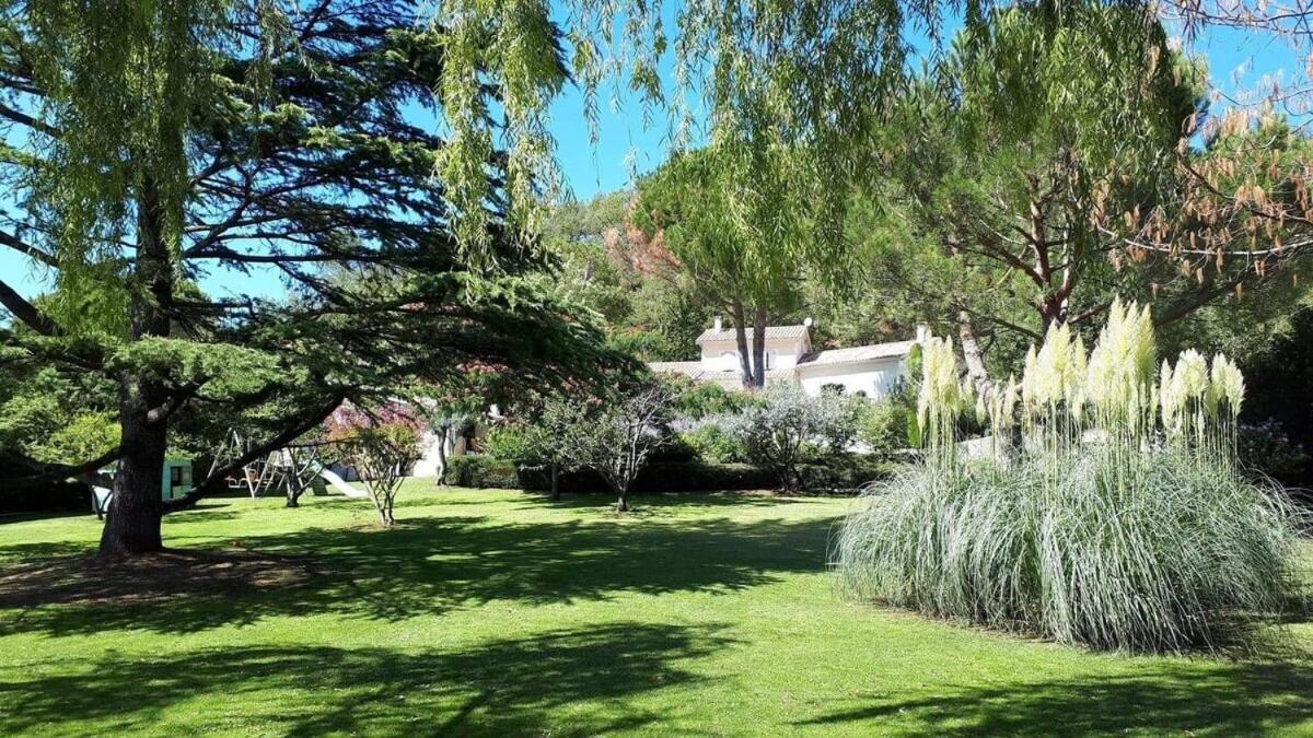 La Villa Moursoise 4 Etoiles المظهر الخارجي الصورة